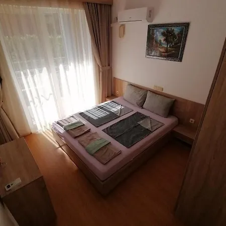 Em Kristal Nessebar
