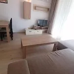 Apartament Em Kristal *
