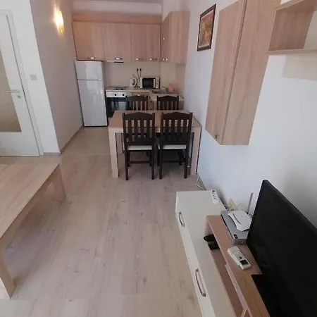 Em Kristal Apartment *