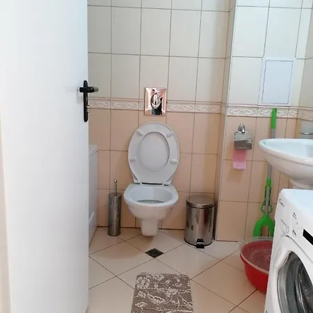 Em Kristal Apartment *