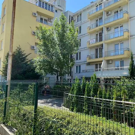 Em Kristal Apartment Nesebar