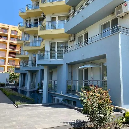 Em Kristal Nesebar
